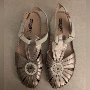 PIKOLINOS Women's Closed Toe Rose Gold and Cream Leather Sandals Women's Size 42